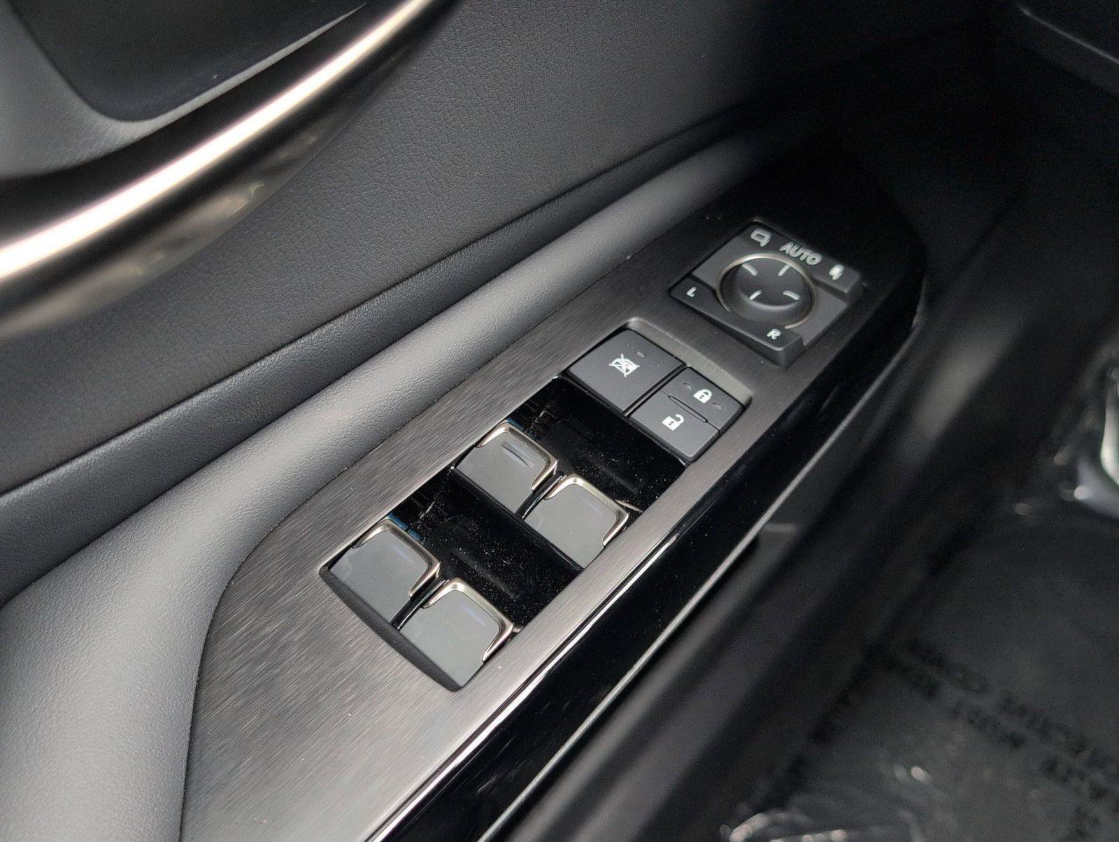 Certified 2025 Lexus ES 300h image 15