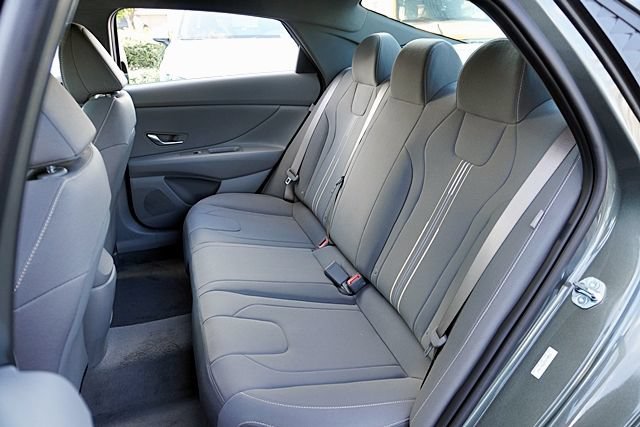 New 2026 Hyundai Elantra Sport FWD image 19