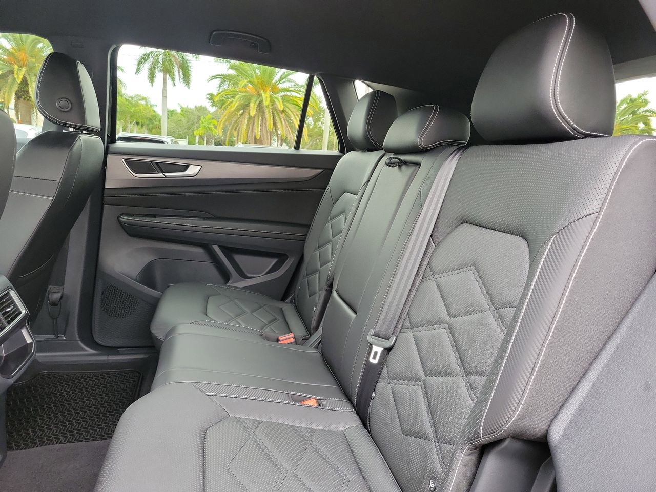 Used 2025 Volkswagen Atlas Cross Sport SE image 13