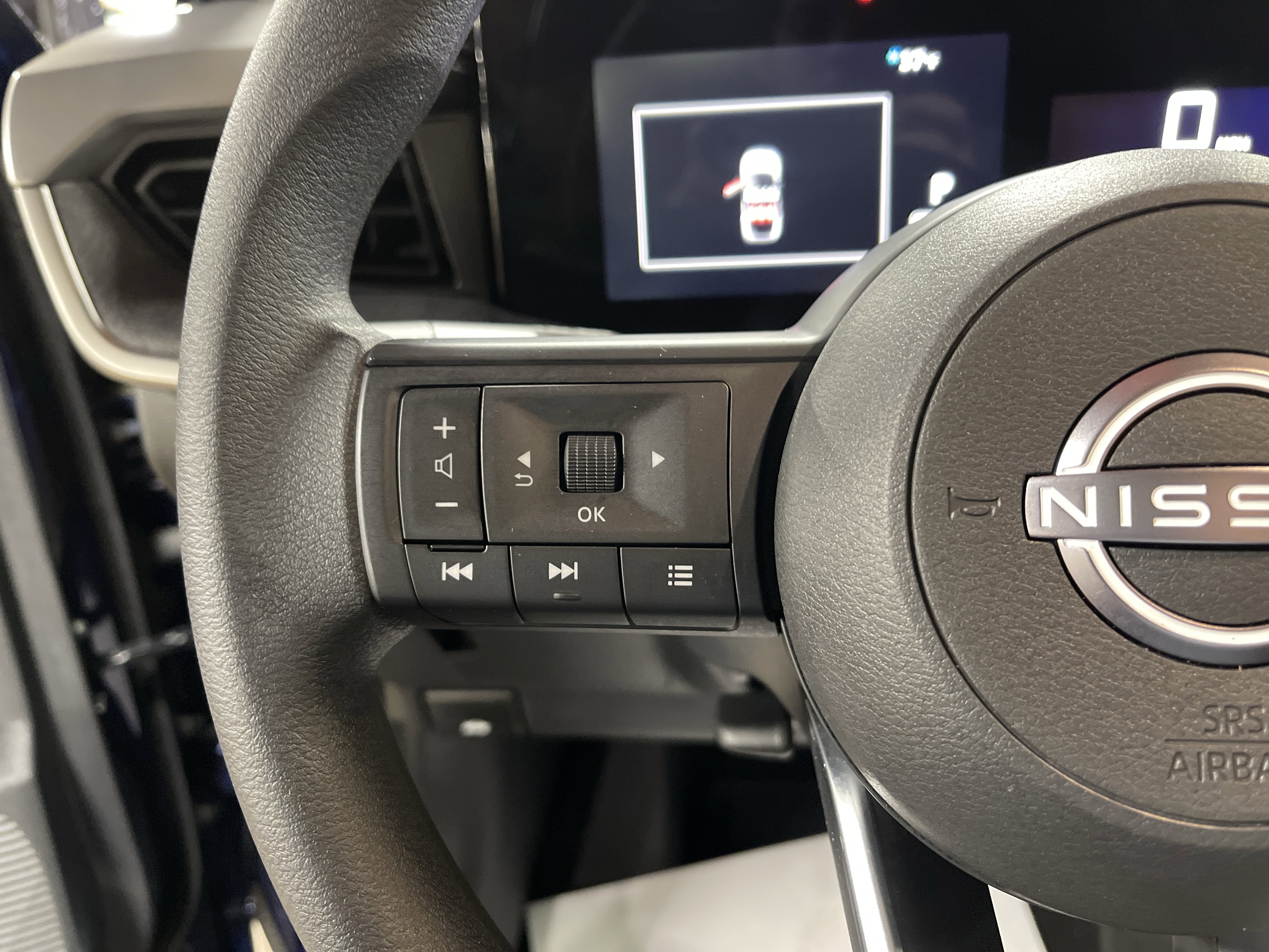 Used 2025 Nissan Kicks SV image 18