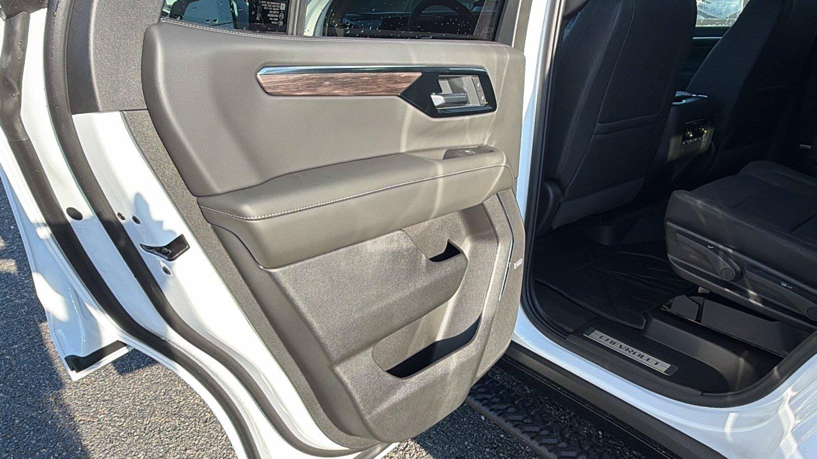 New 2026 Chevrolet Tahoe Z71 w/ Comfort Package AWD/4WD image 18