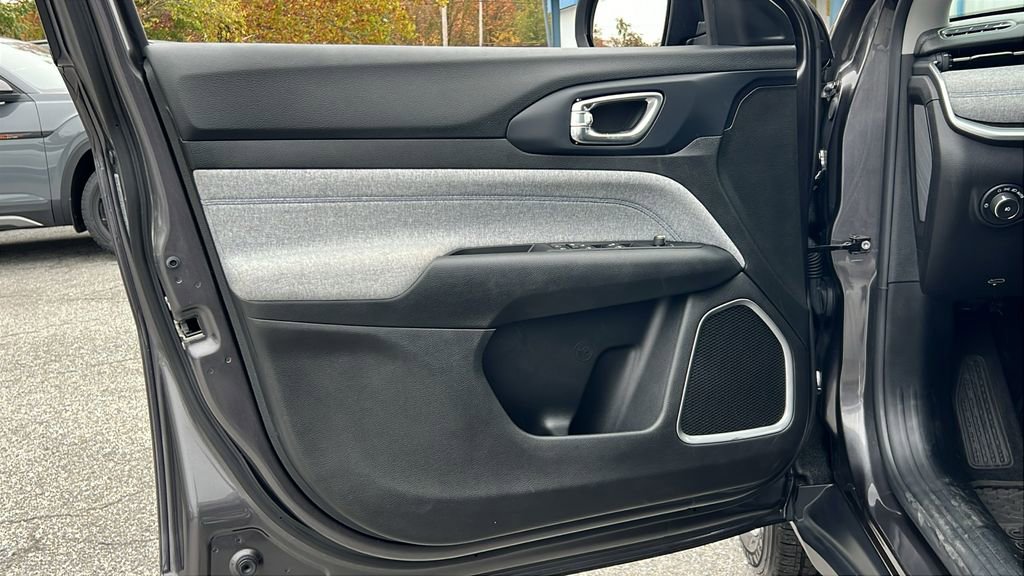 Used 2022 Jeep Compass Latitude w/ Convenience Group image 17