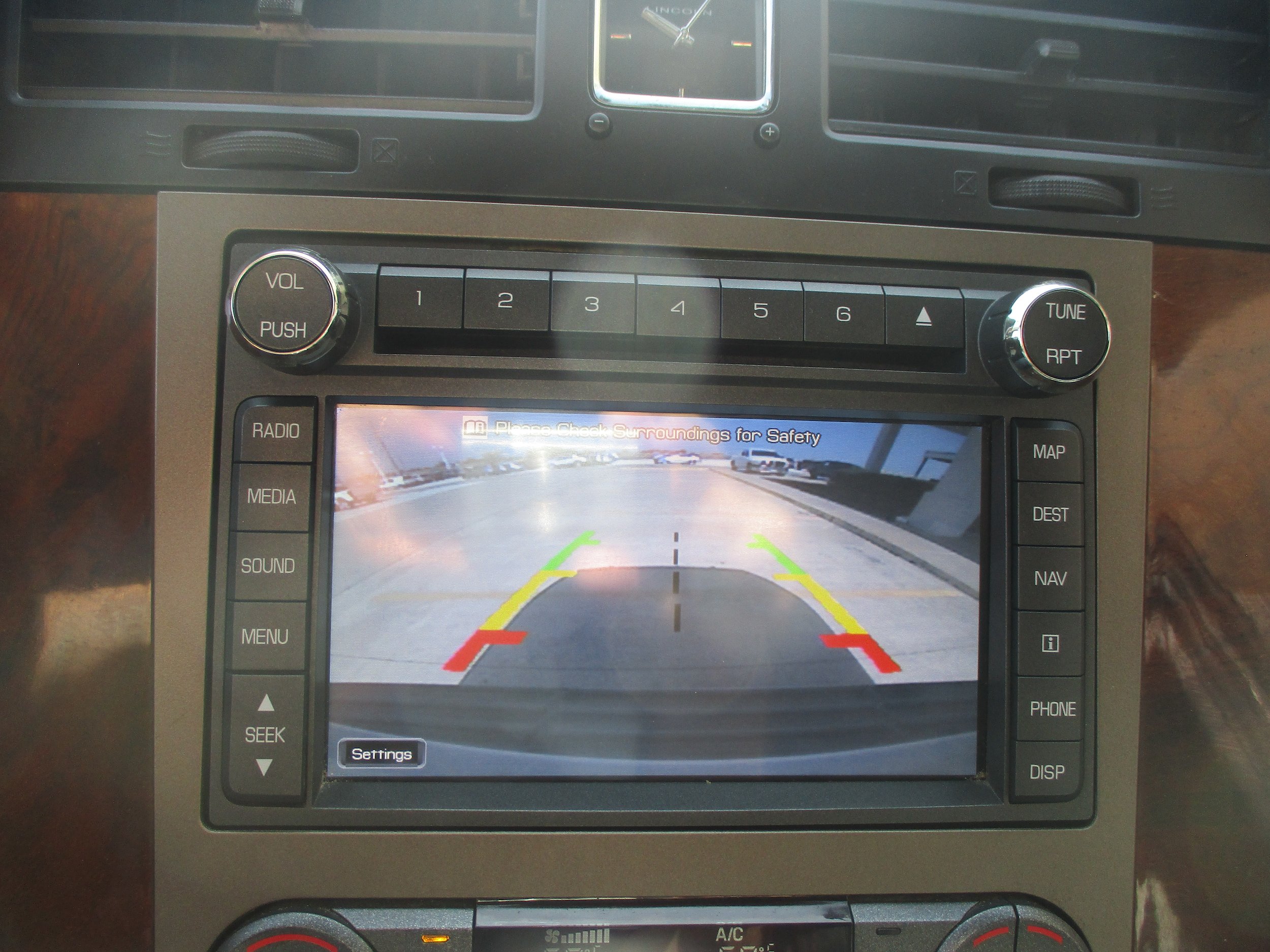 Used 2014 Lincoln Navigator 2WD image 16