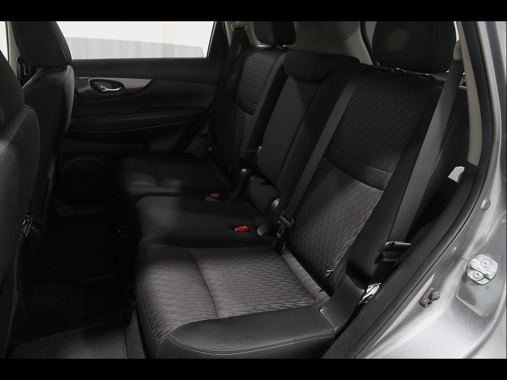 Used 2018 Nissan Rogue S AWD/4WD image 18