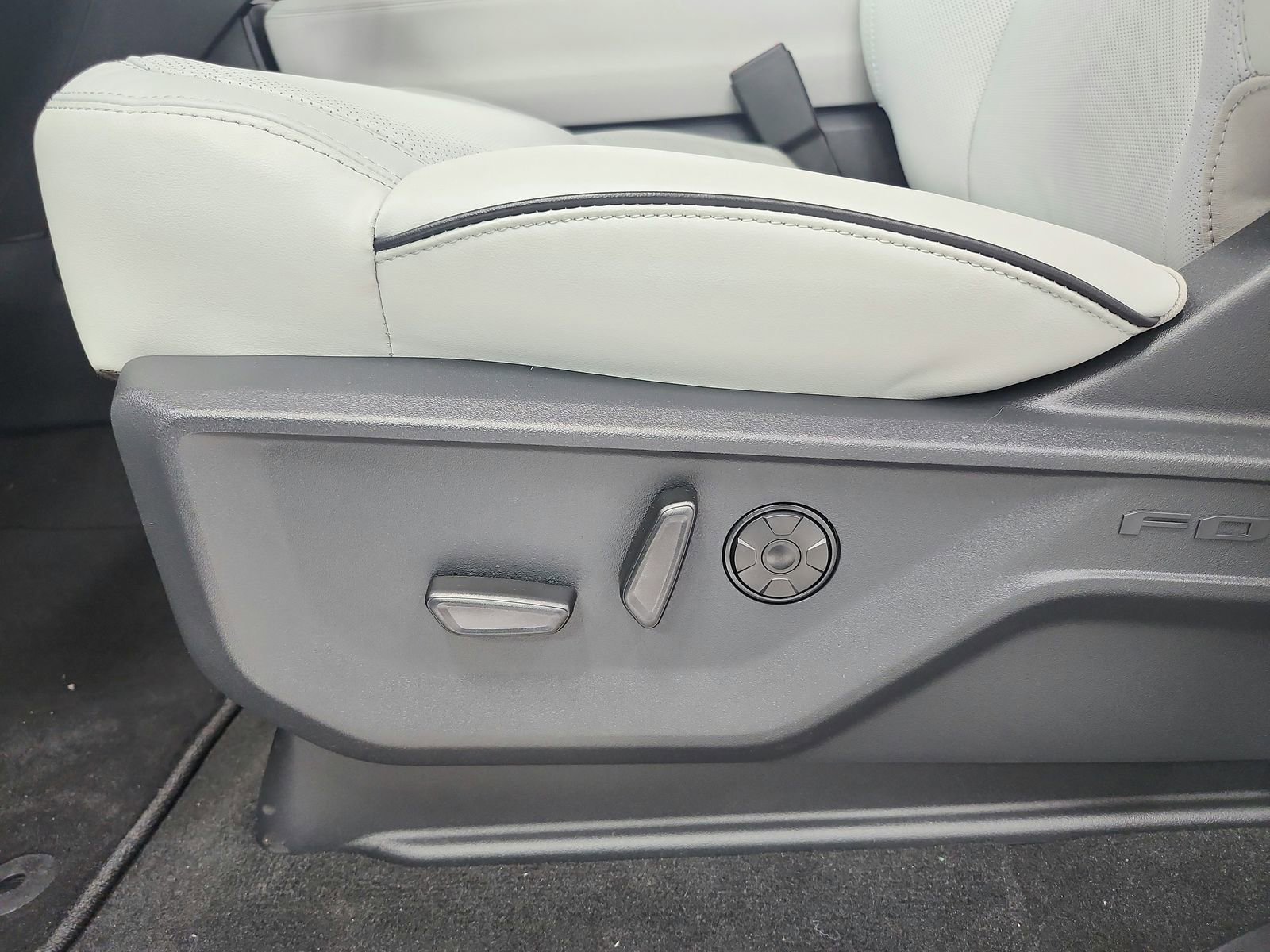 New 2026 Ford Expedition Platinum image 20