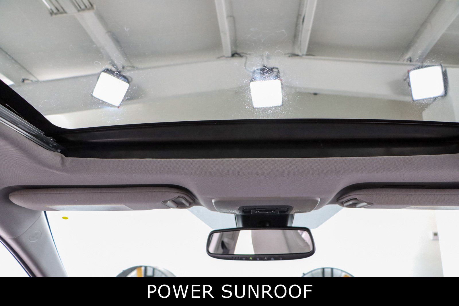 Used 2022 Toyota Camry XLE w/ Navigation Package image 21