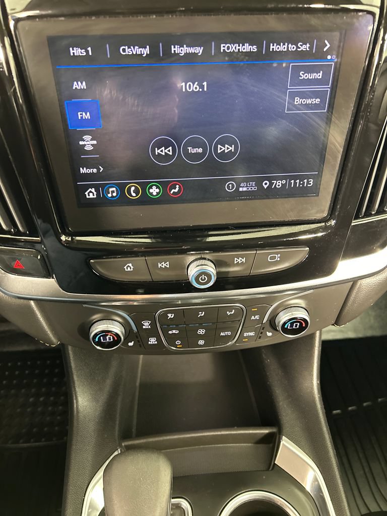 Used 2021 Chevrolet Traverse LT FWD image 14
