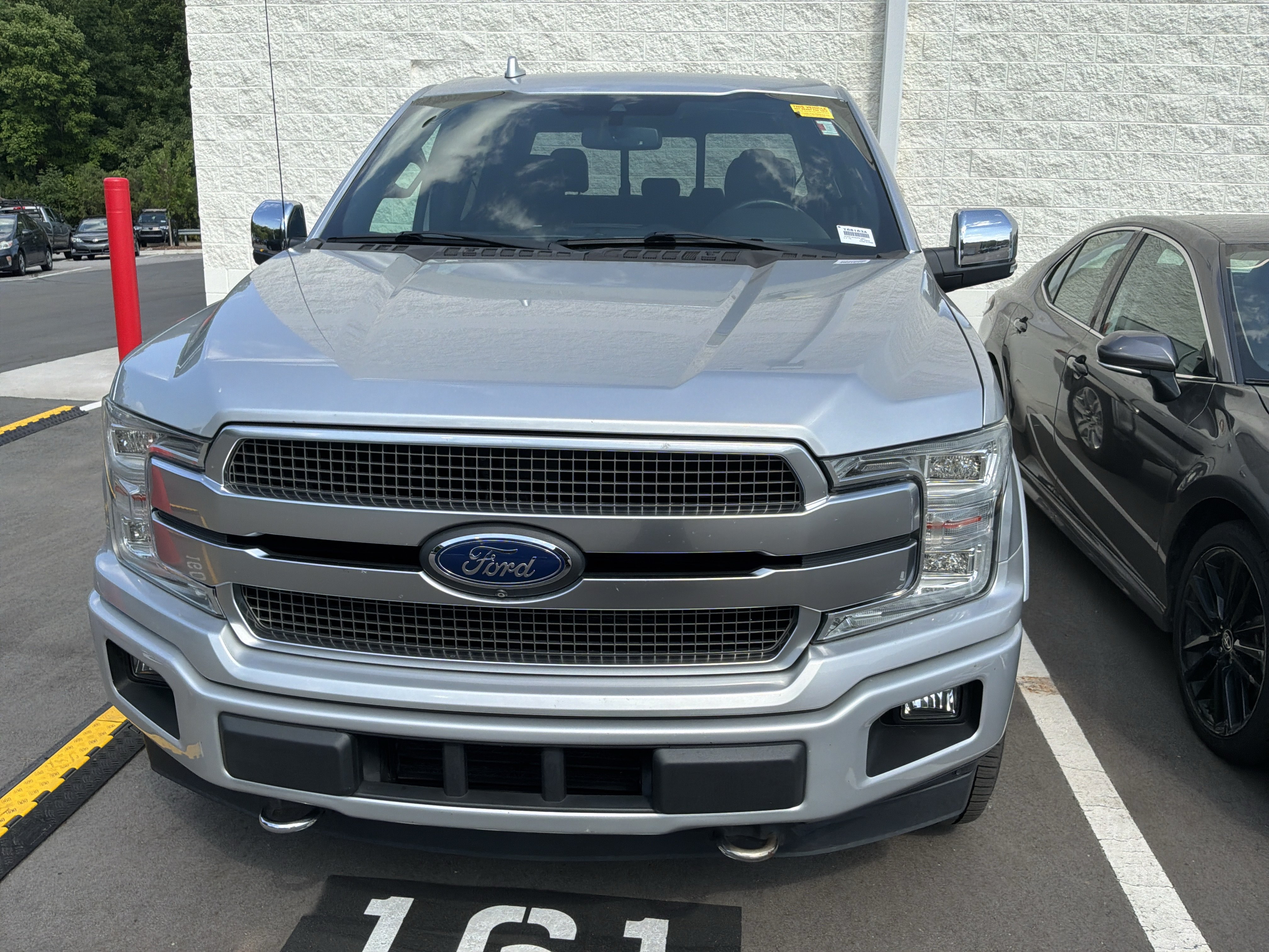Used 2018 Ford F150 Platinum w/ Equipment Group 701A Luxury AWD/4WD image 2