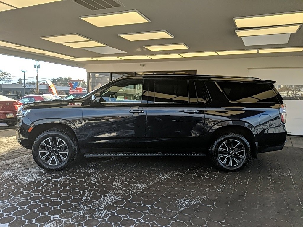 Used 2022 Chevrolet Suburban Z71 w/ Luxury Package image 11