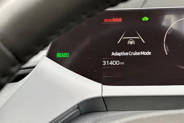 Used 2025 Toyota Prius LE FWD image 29