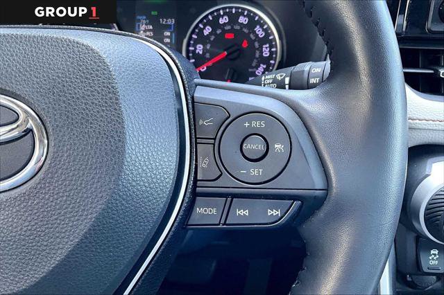 Certified 2019 Toyota RAV4 XLE Premium FWD image 25