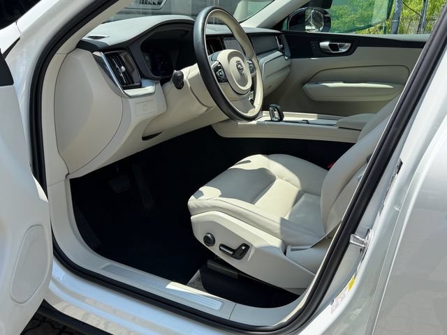 Certified 2024 Volvo XC60 B5 Core w/ Protection Package Premier AWD/4WD image 13