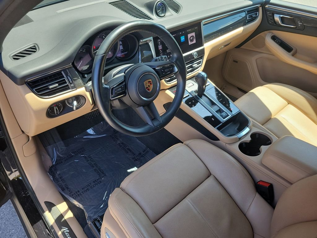Certified 2022 Porsche Macan image 5