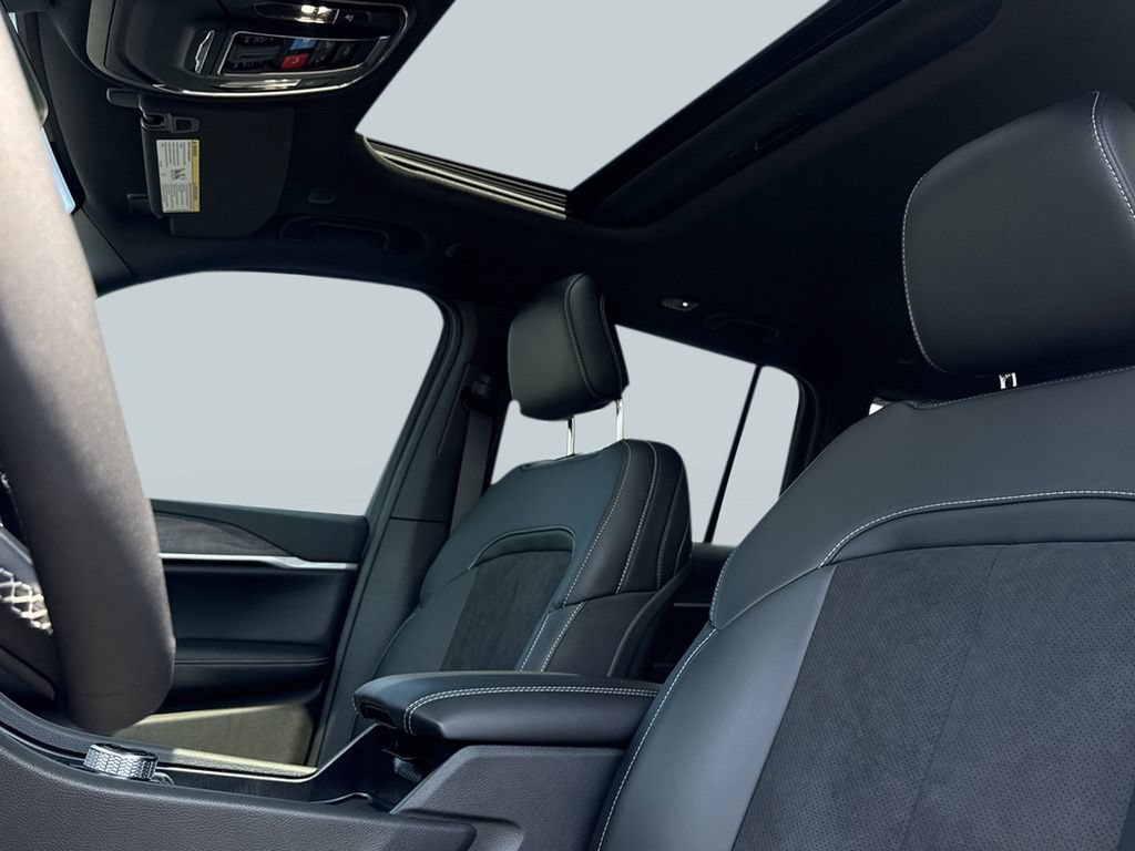 New 2026 Jeep Grand Cherokee Altitude RWD image 30