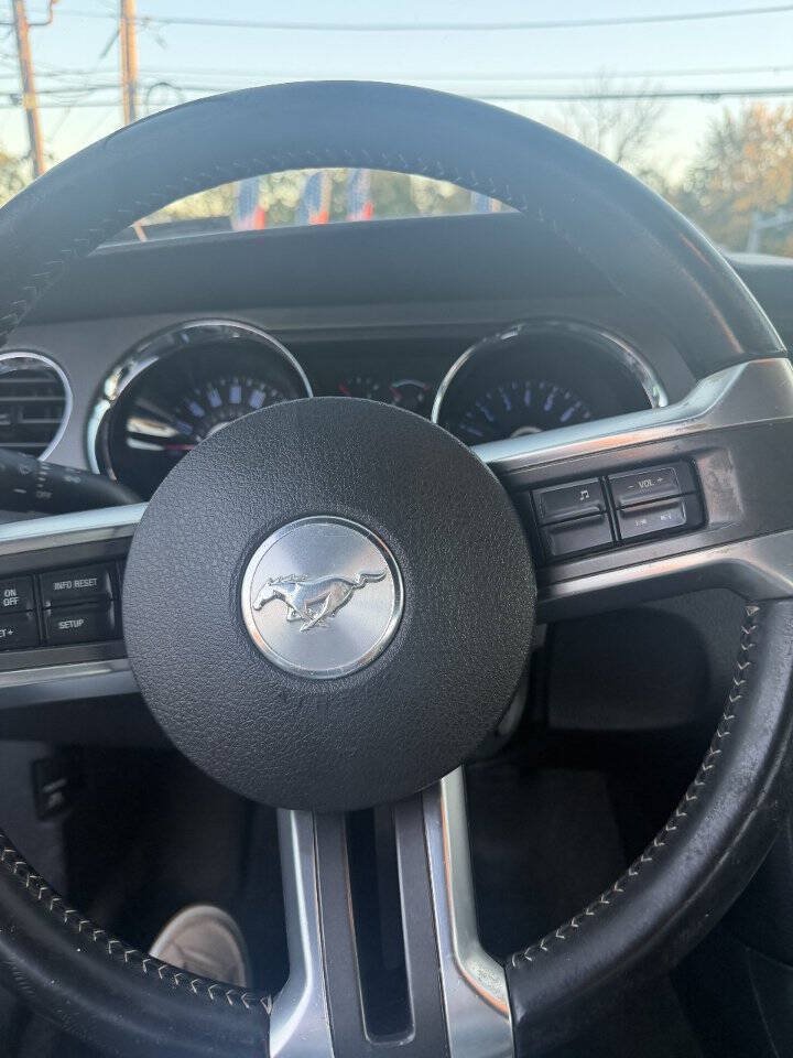 Used 2014 Ford Mustang Convertible RWD image 6