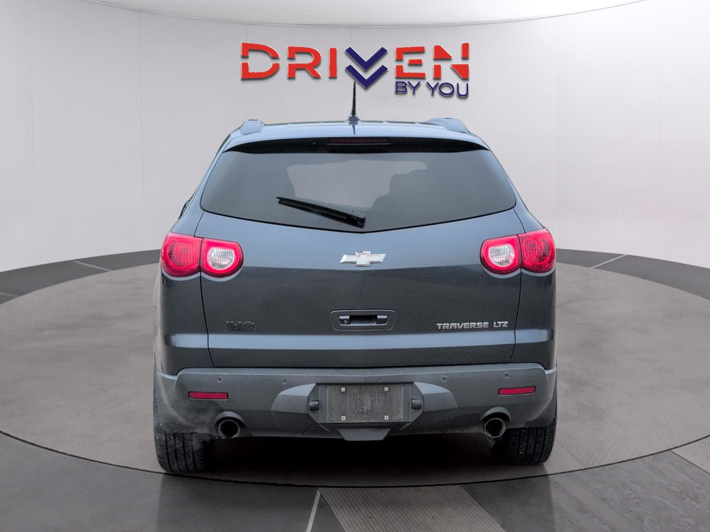 Used 2011 Chevrolet Traverse LTZ image 4