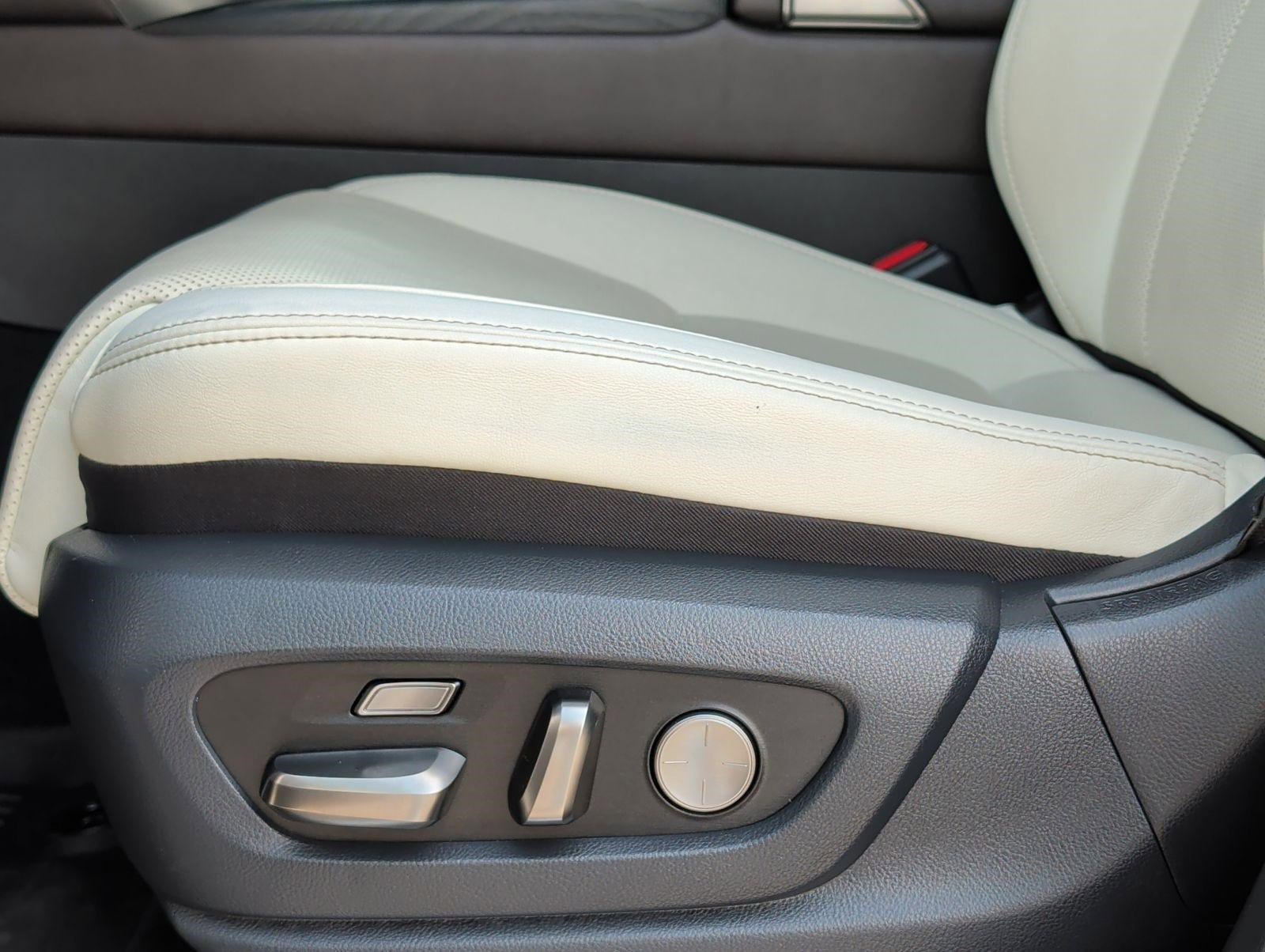 Used 2023 Lexus LX 600 4WD w/ Accessory Package (Z1) image 10