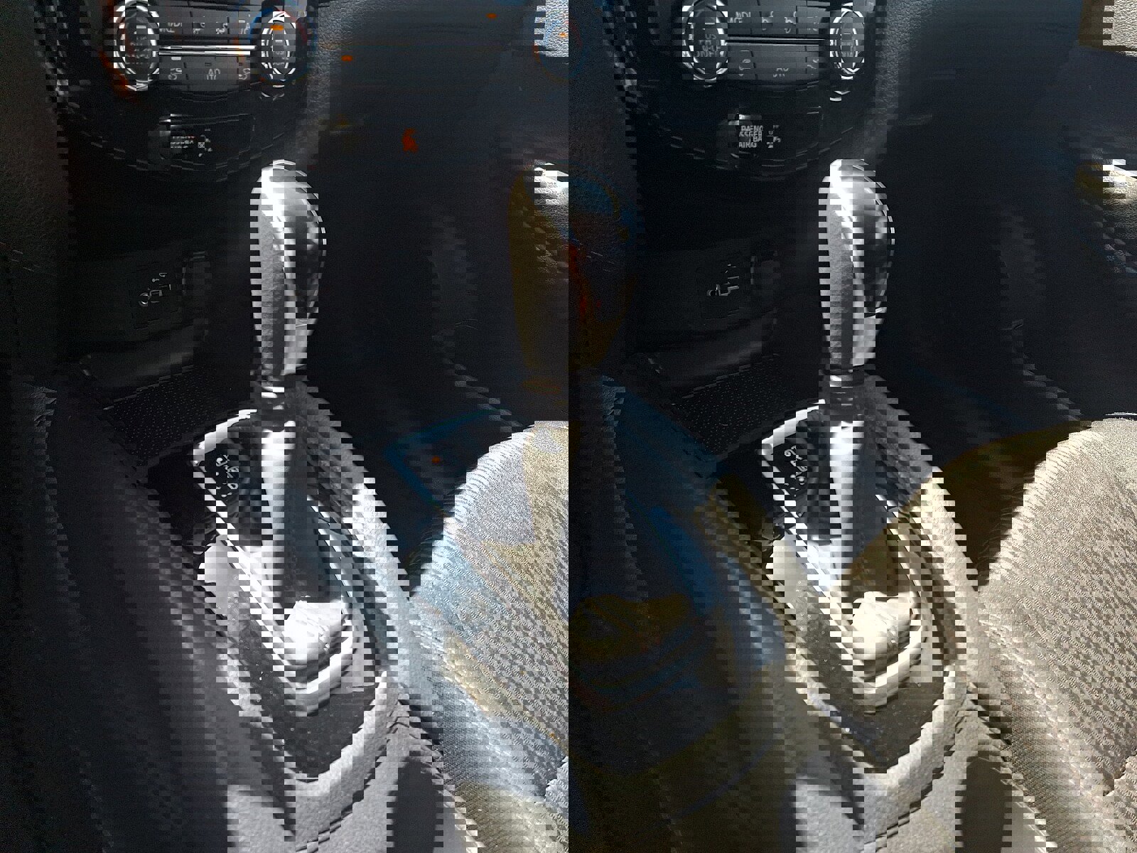 Used 2018 Nissan Rogue SV image 14