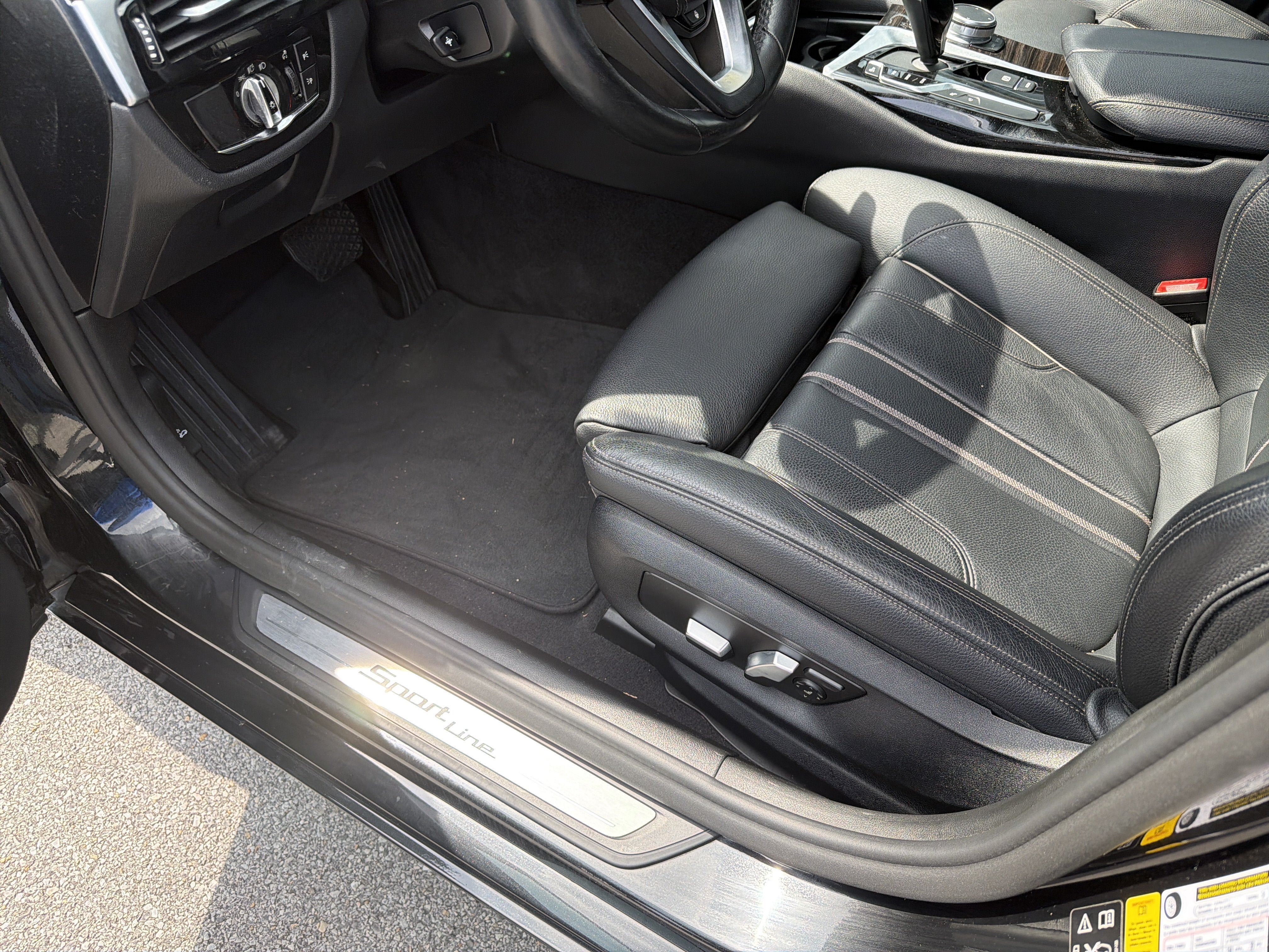 Used 2019 BMW 530i xDrive AWD/4WD image 15