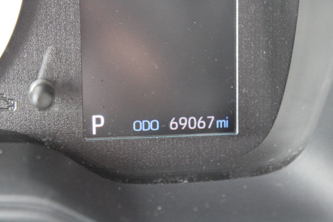 Used 2020 Toyota Corolla LE FWD image 15