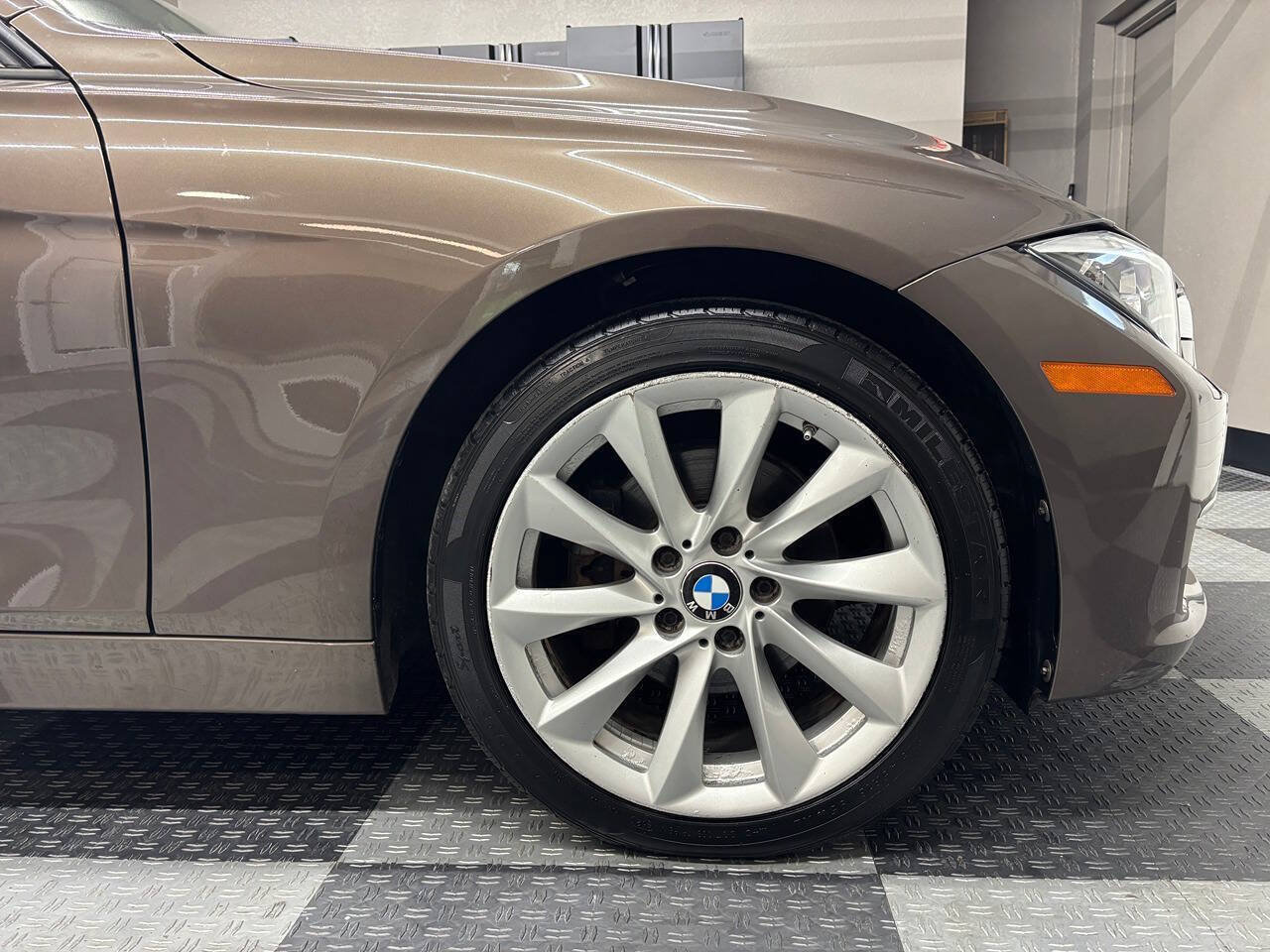 Used 2013 BMW 328i xDrive Sedan AWD/4WD image 5