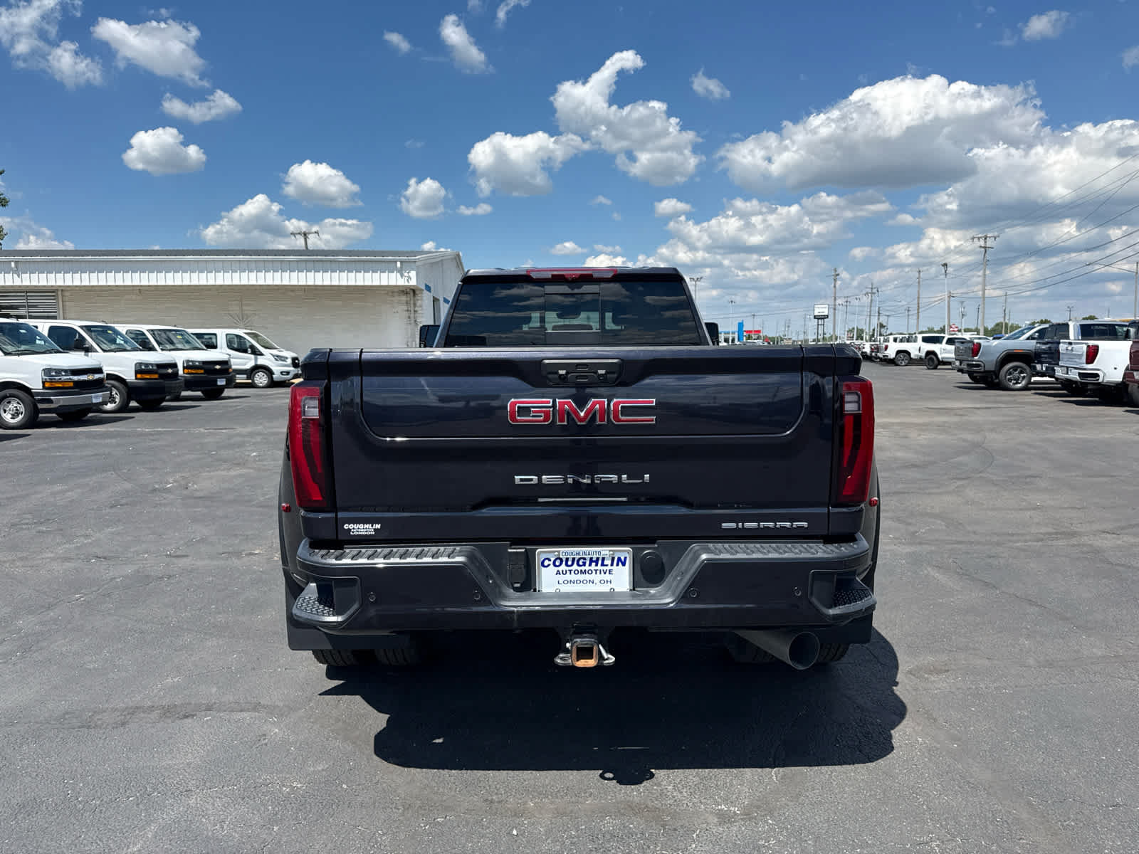 Certified 2026 GMC Sierra 3500 Denali w/ Denali Reserve Package AWD/4WD image 4