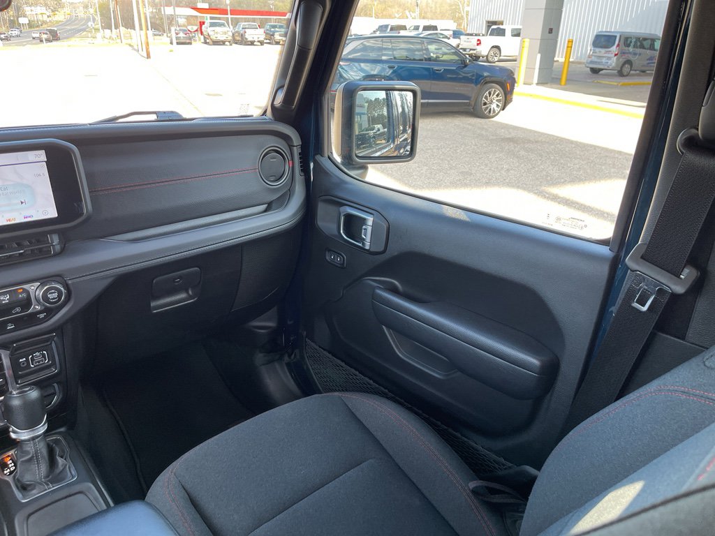 Used 2025 Jeep Wrangler Unlimited Rubicon image 16