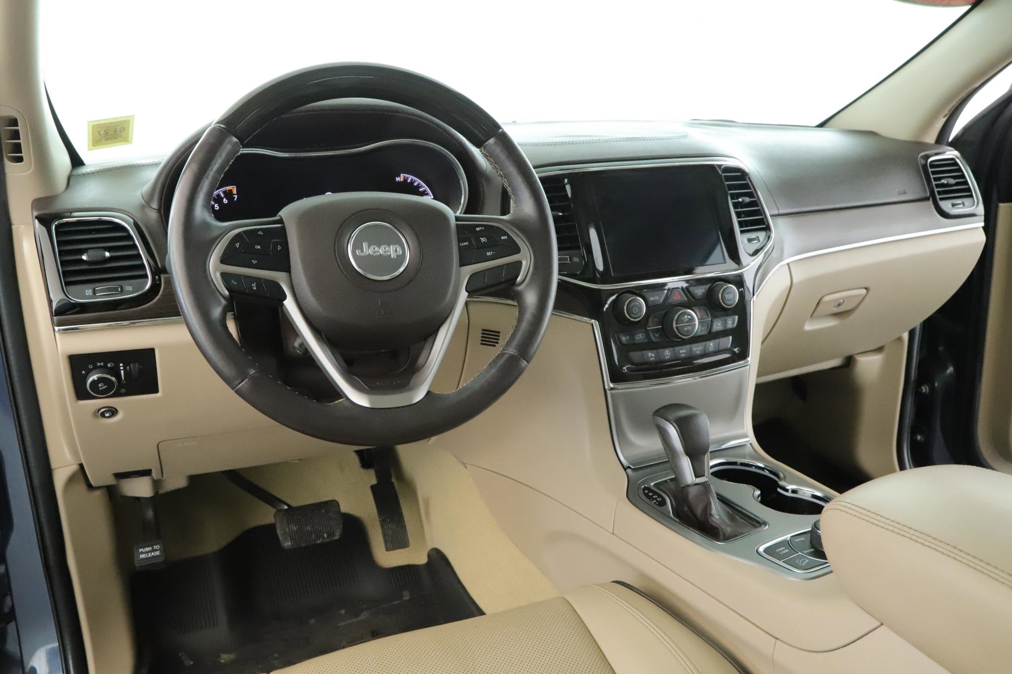 Used 2021 Jeep Grand Cherokee Overland image 2