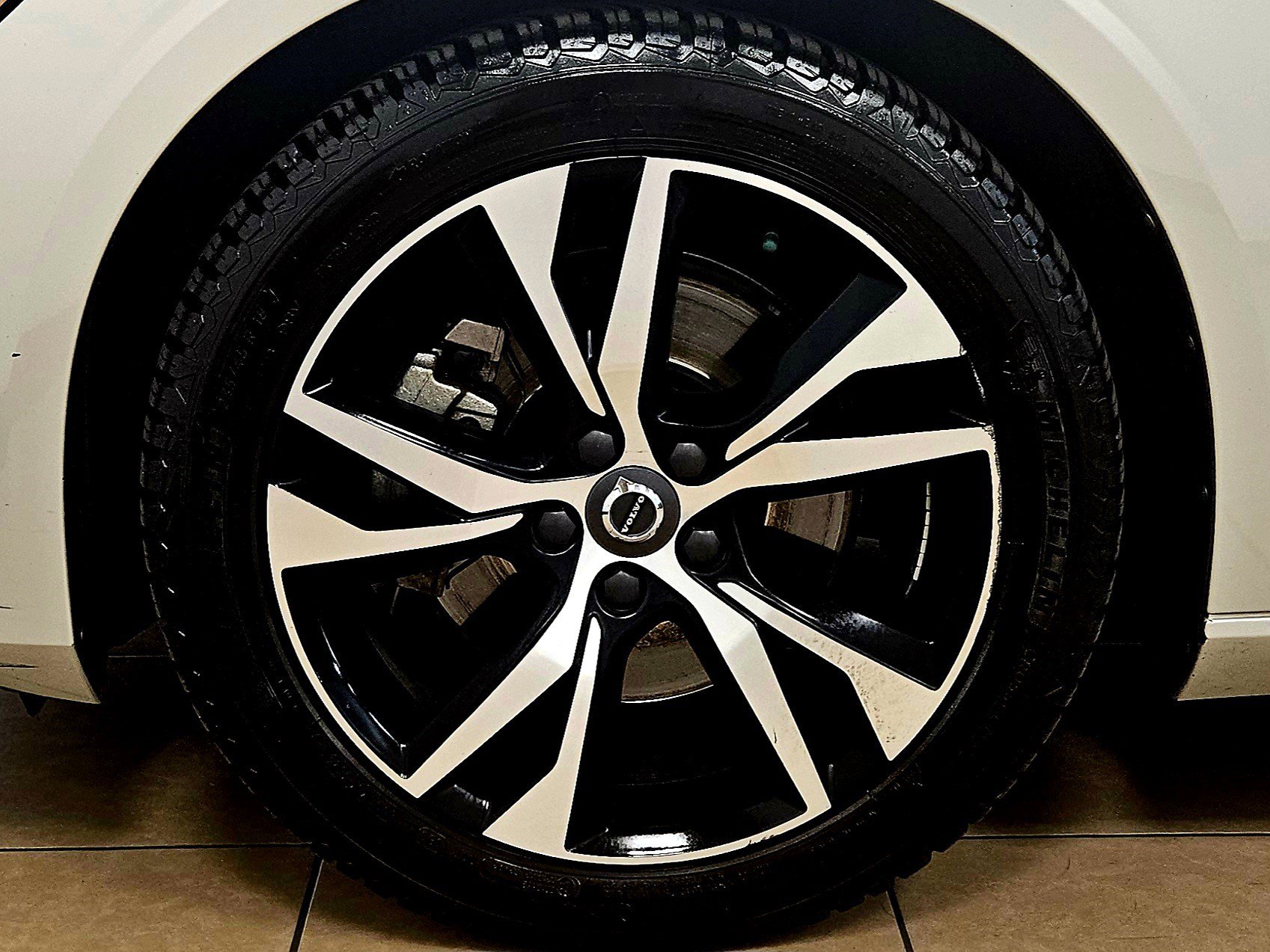 Used 2021 Volvo S60 T5 R-Design image 33