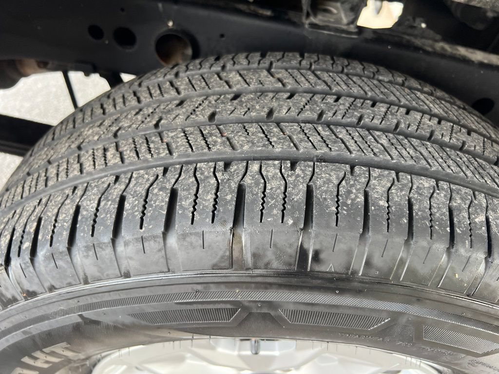Certified 2024 Nissan Frontier SV AWD/4WD image 36