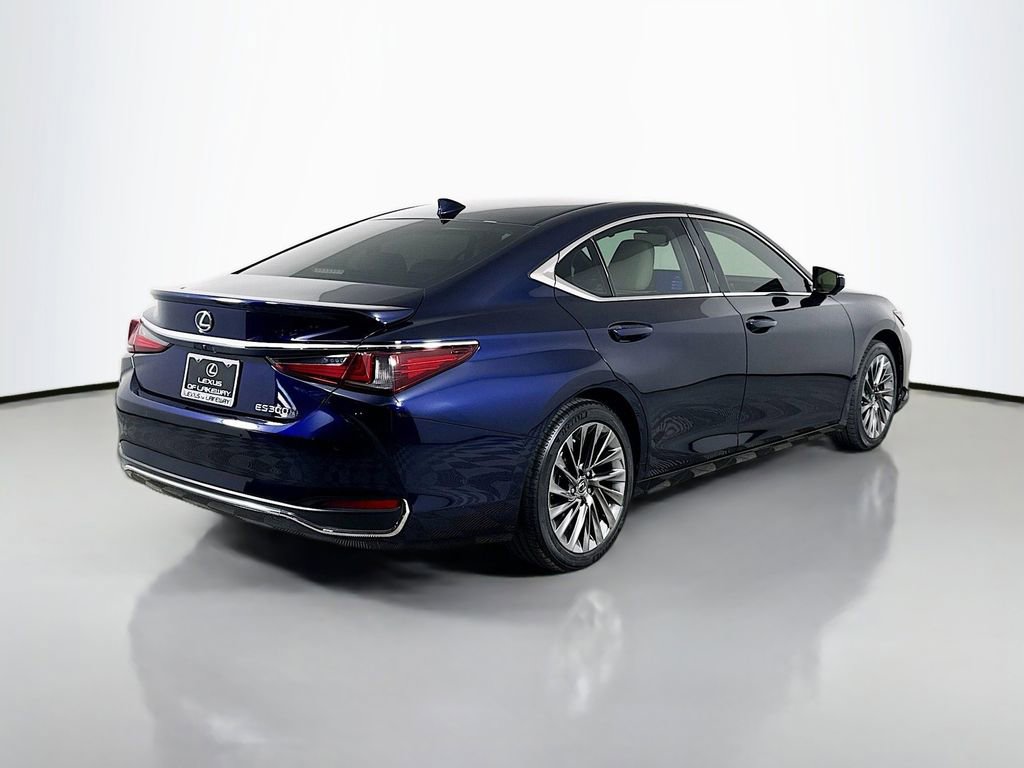 Certified 2024 Lexus ES 300h Ultra Luxury w/ Accessory Package (Z2) FWD image 5