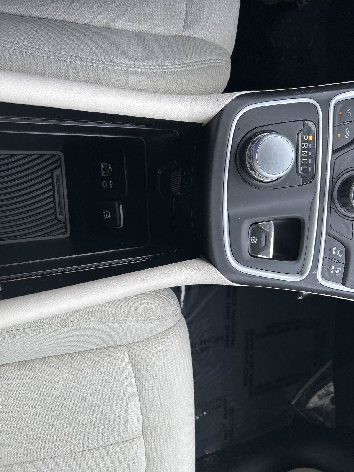 Used 2016 Chrysler 200 Limited FWD image 18