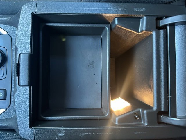 Used 2020 Chevrolet Traverse LT w/ Driver Confidence II Package image 32