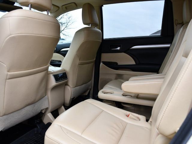 Used 2018 Toyota Highlander XLE image 17