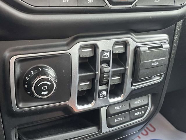 Used 2020 Jeep Gladiator Overland image 29