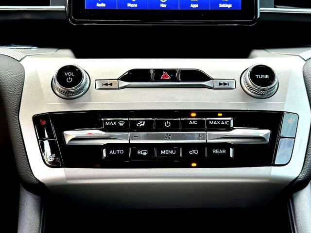 Certified 2022 Ford Explorer XLT w/ Equipment Group 202A RWD image 18