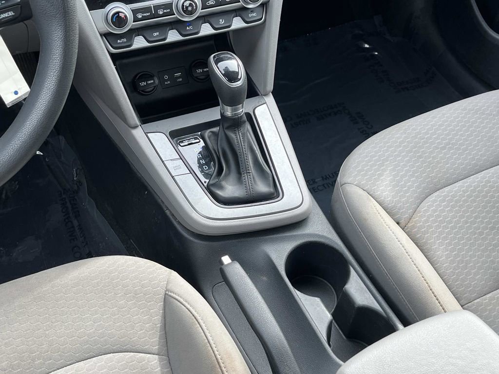 Used 2020 Hyundai Elantra SEL image 11