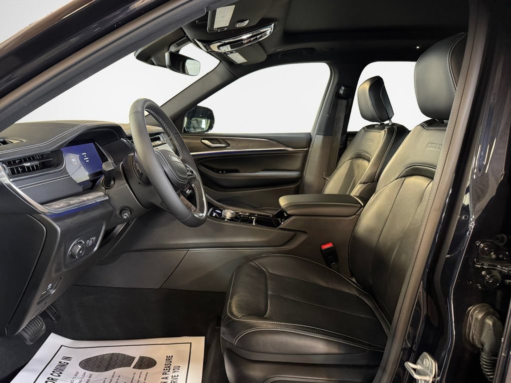 Used 2023 Jeep Grand Cherokee L Overland AWD/4WD image 12