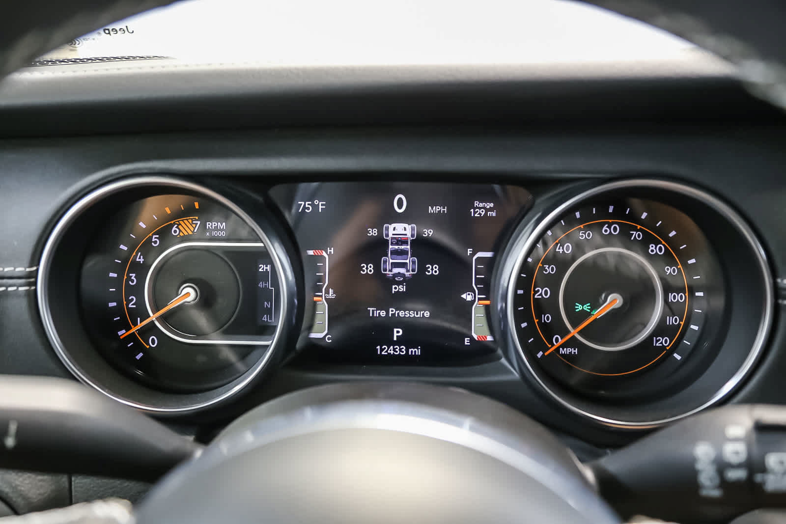 Used 2023 Jeep Wrangler Unlimited Sahara AWD/4WD image 28