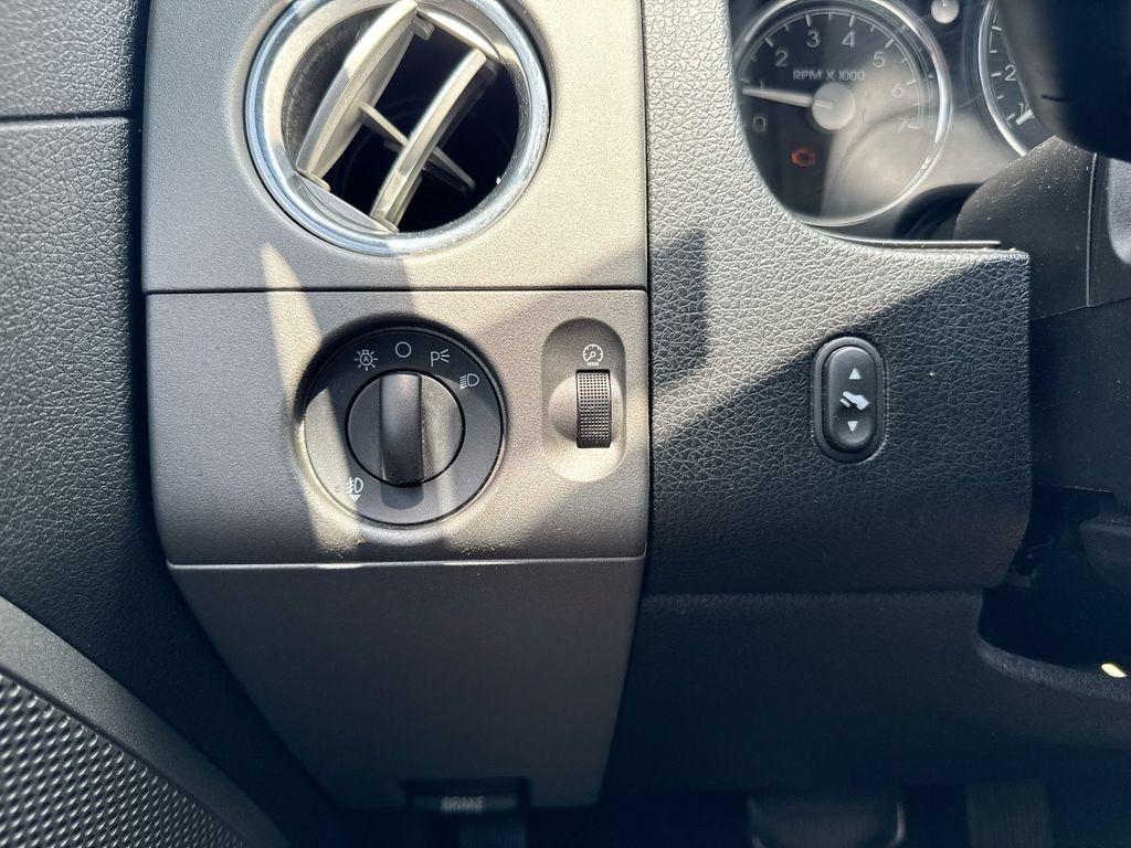 Used 2006 Lincoln Mark LT 4x4 image 18