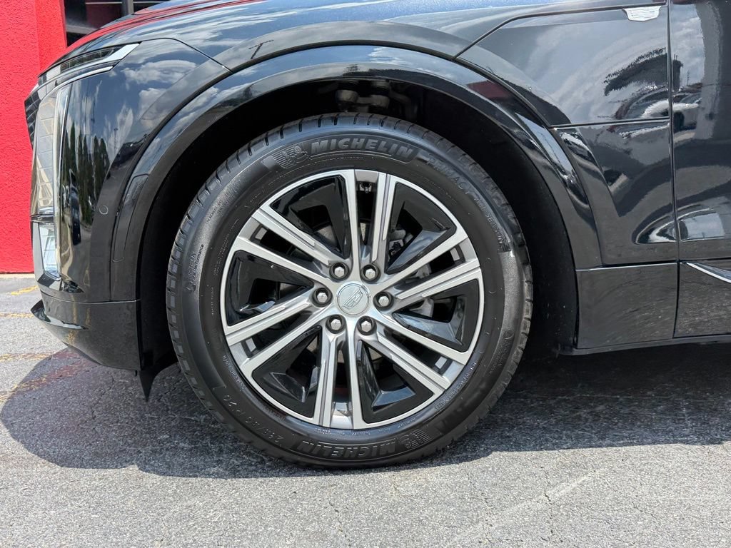 Used 2024 Cadillac Lyriq Luxury AWD/4WD image 6