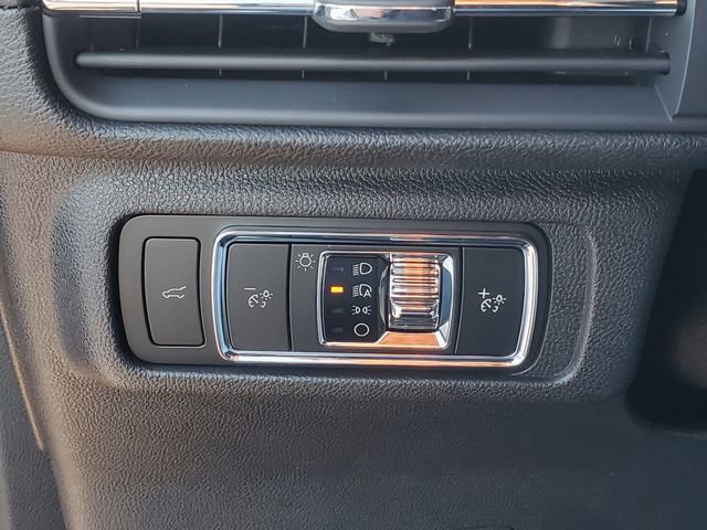 Certified 2024 Lincoln Corsair AWD w/ Equipment Group 101A image 11