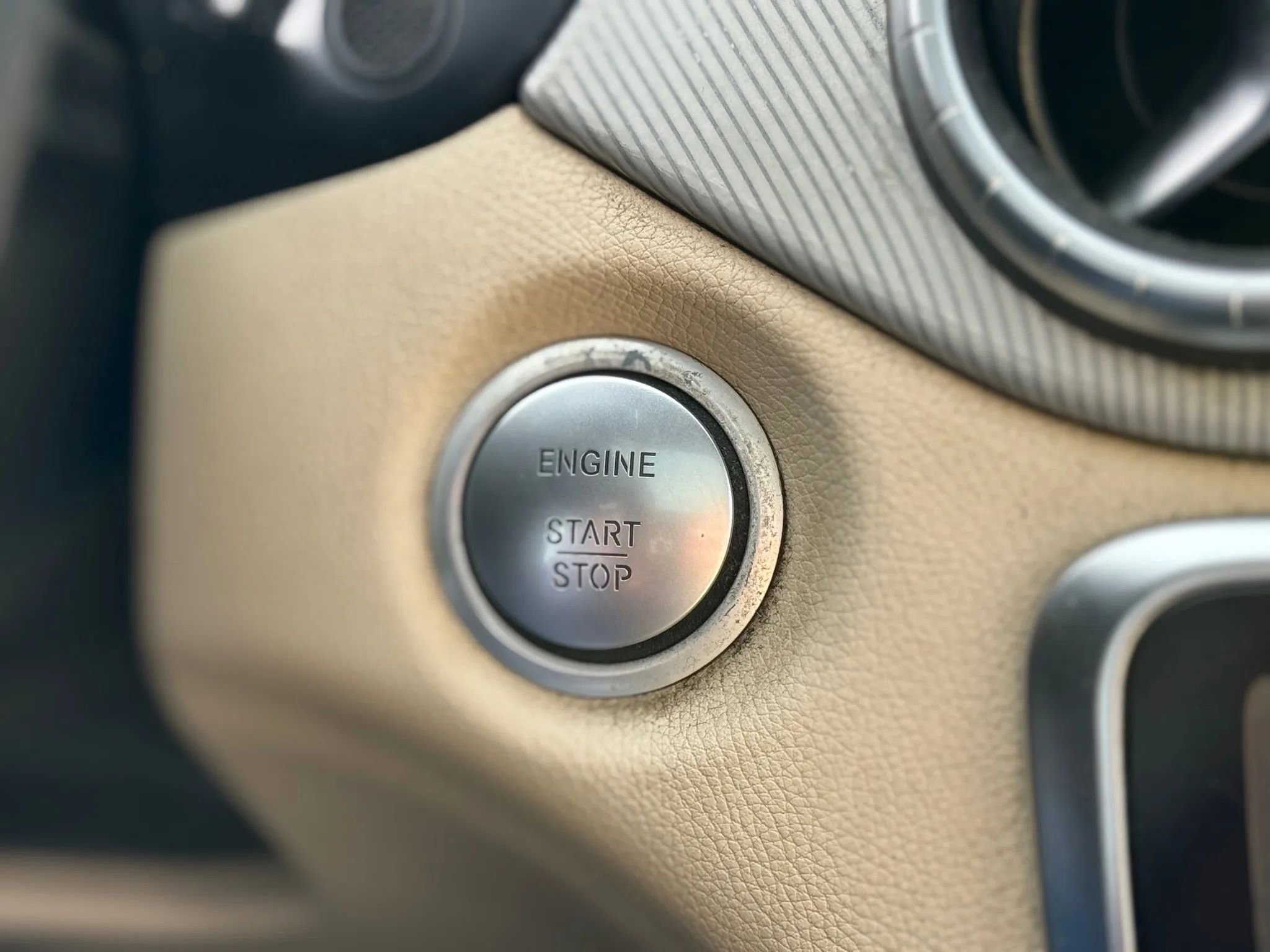 Used 2015 Mercedes-Benz CLA 250 4MATIC image 24