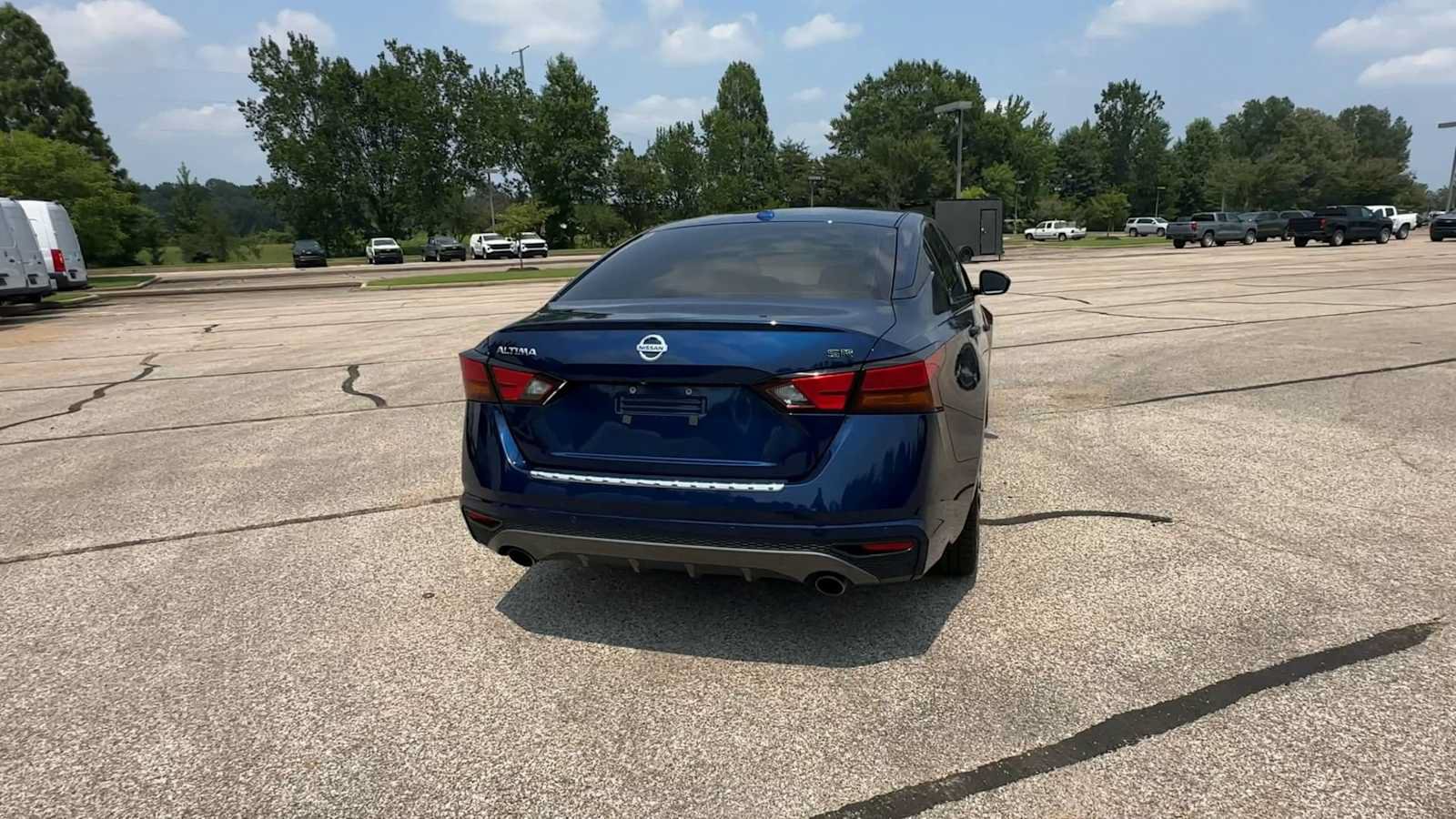 Used 2022 Nissan Altima 2.5 SR FWD image 7