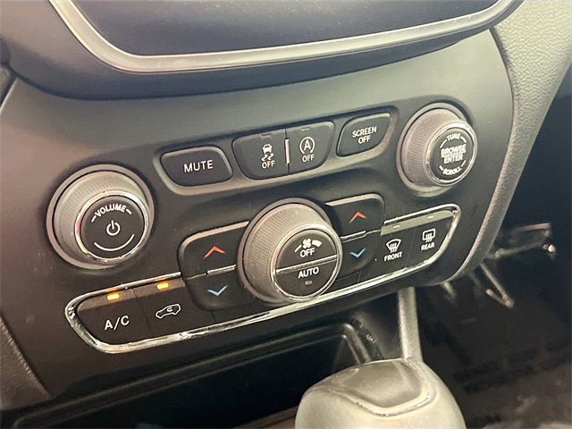 Used 2022 Jeep Cherokee Trailhawk w/ Technology Group B image 15