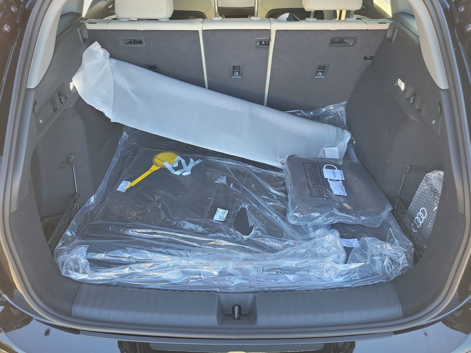 New 2025 Audi Q6 e-tron Premium image 10