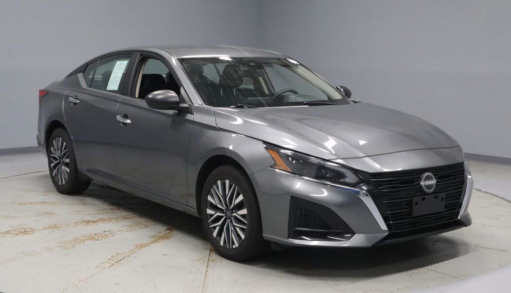 Certified 2024 Nissan Altima 2.5 SV AWD/4WD image 1