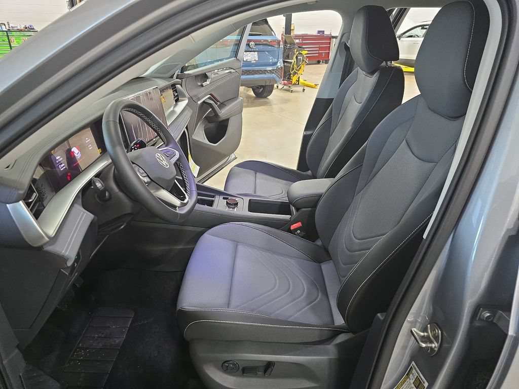 New 2026 Volkswagen Tiguan SE AWD/4WD image 13