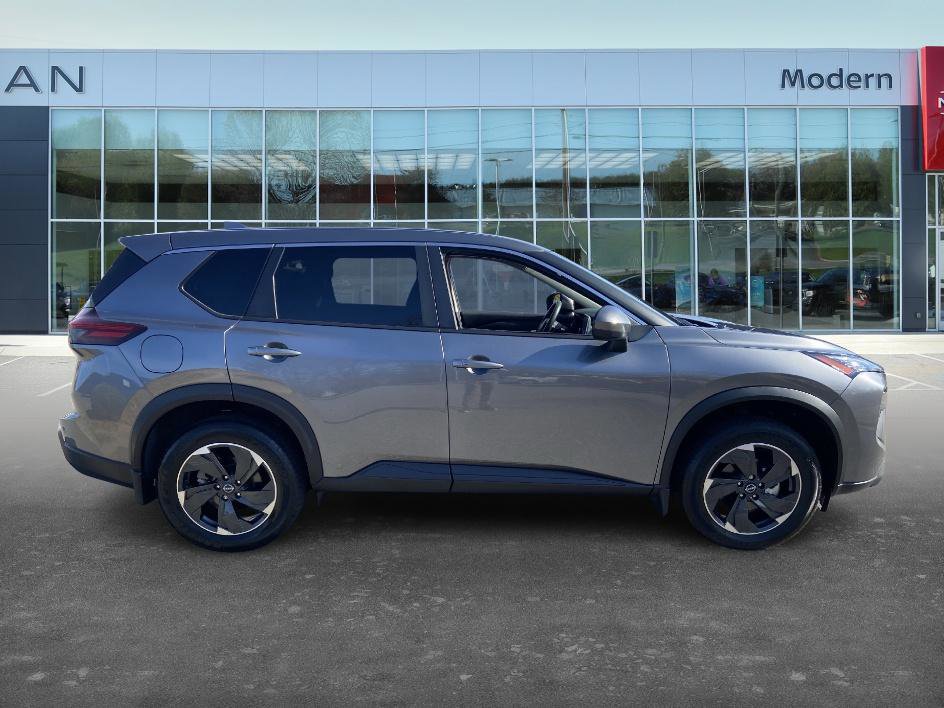 Certified 2024 Nissan Rogue SV image 4