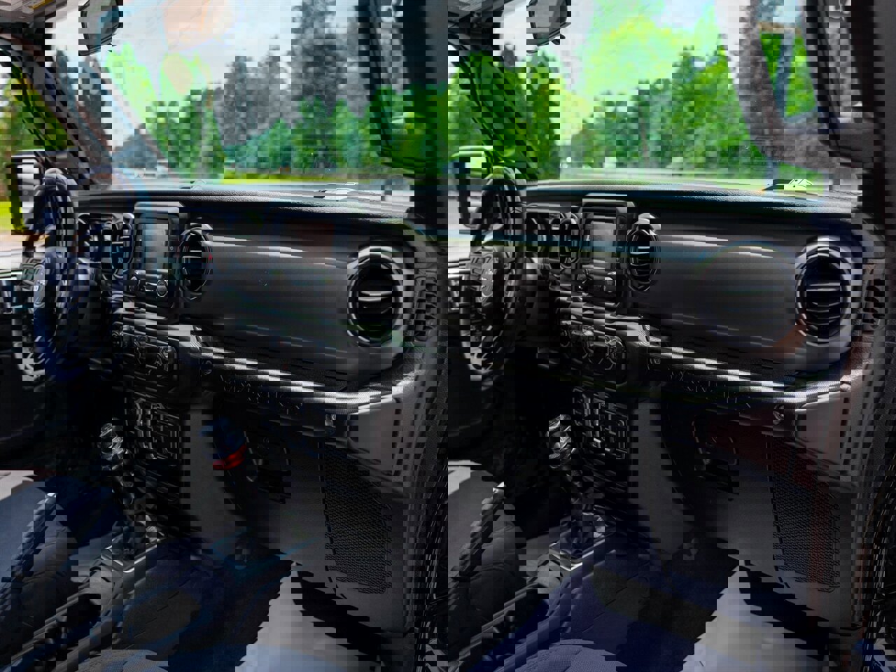 Used 2018 Jeep Wrangler Unlimited Sport S image 25